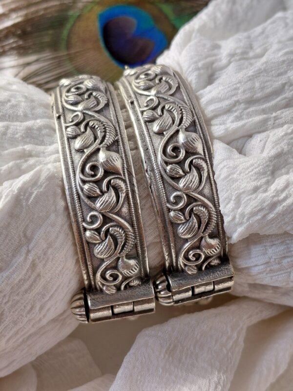 Floral Design Silver look alike oxidized bangles/kada for women
