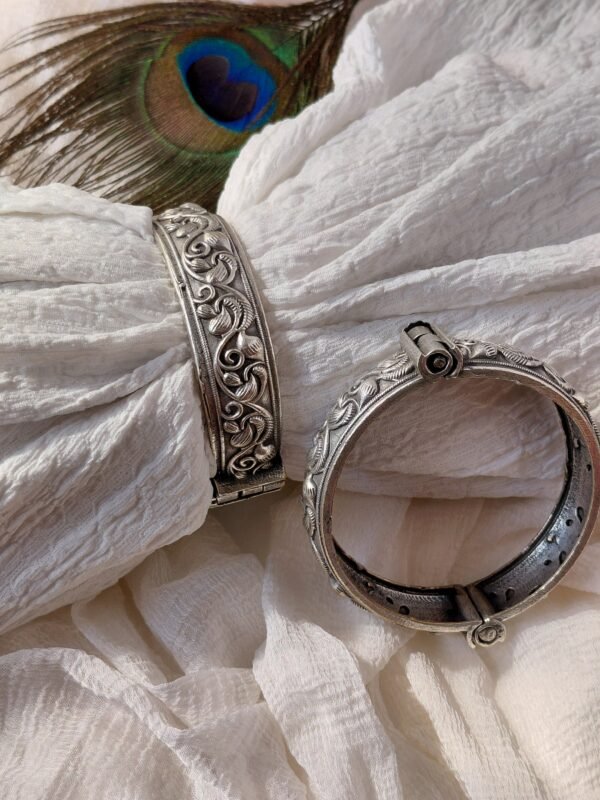 Floral Design Silver look alike oxidized bangles/kada for women