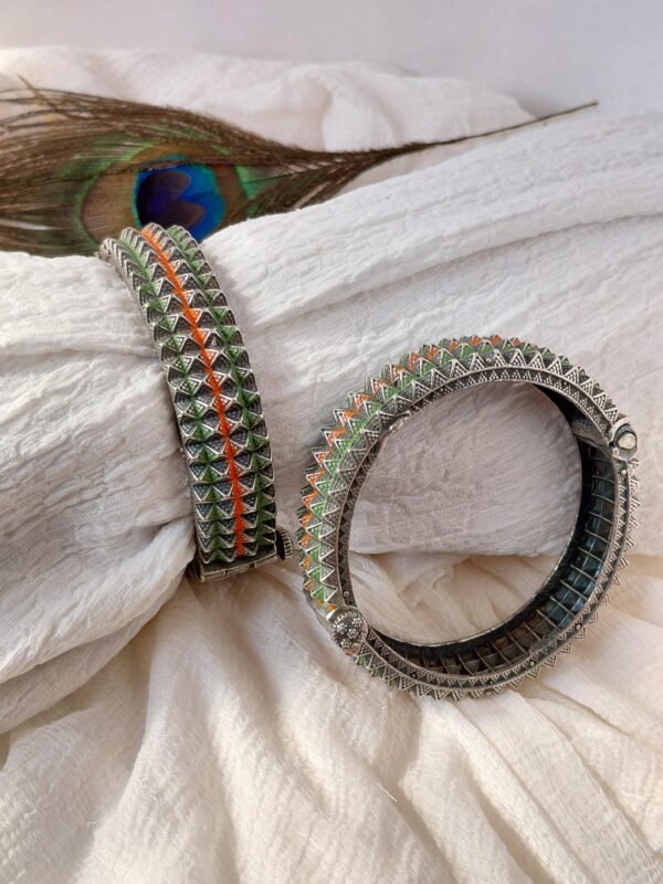 Hand painted silver look alike bangles/kada for women