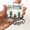 Queen stud earrings