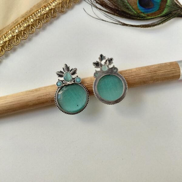 Monalisa Stud Earrings