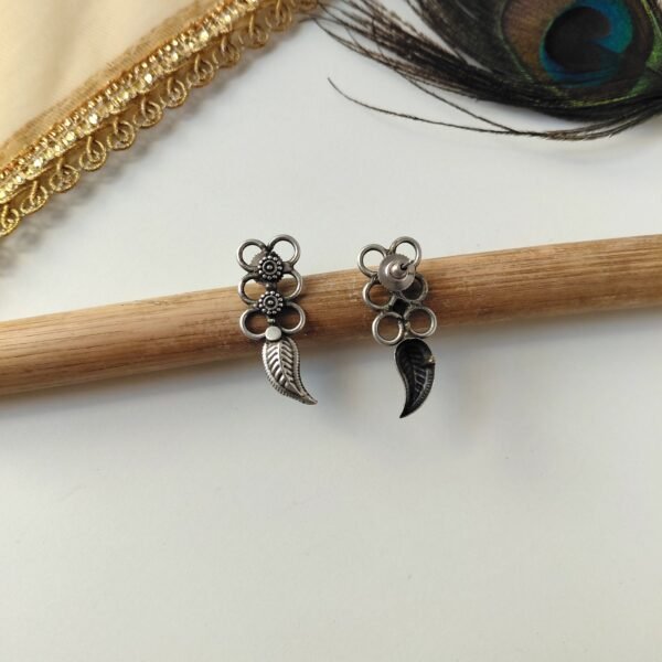 Antique Silver Look Alike Minimal Stud Earrings