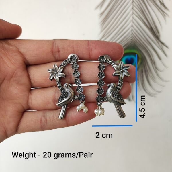 Cute Bird Motif Stud Earrings